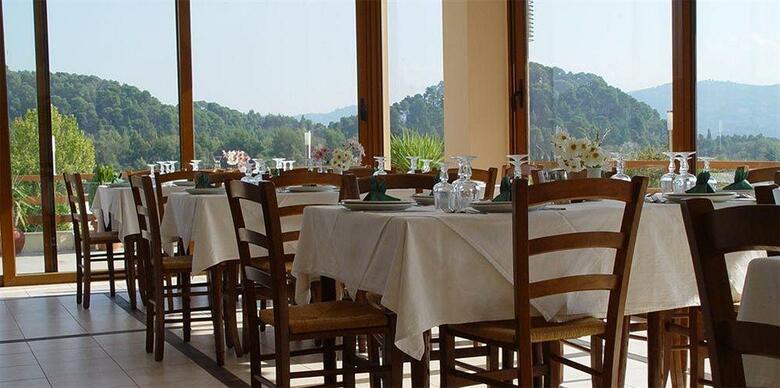 Neda Hotel