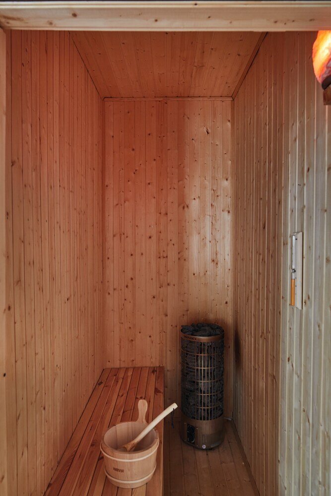 Exclusive Apartment With Gym And Sauna