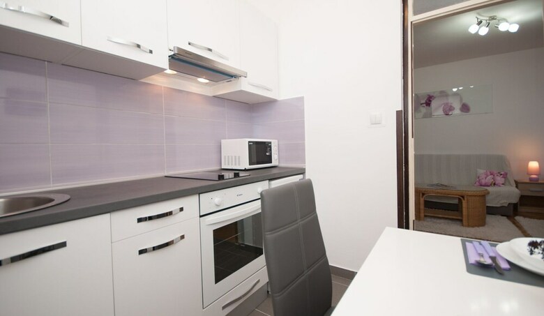 Studio Apartment Tina