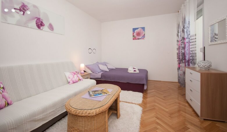 Studio Apartment Tina