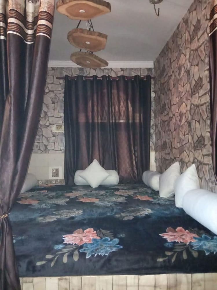 Villa Rooming House