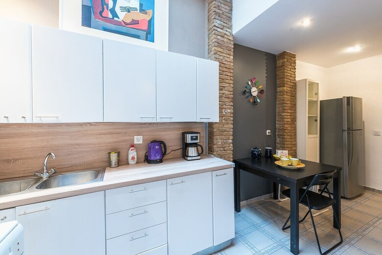 Elegant Kerameikos Apartment