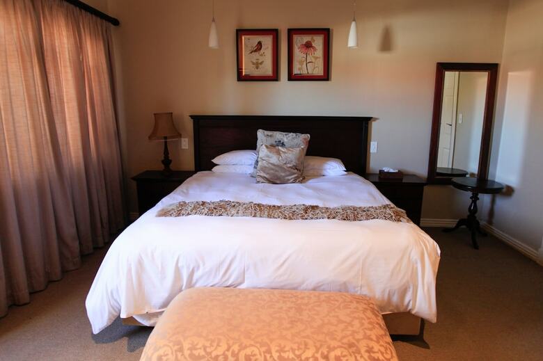 Hotel Komani Resorts