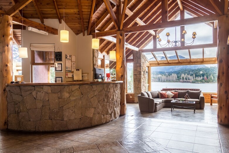 Peninsula Petit Hotel