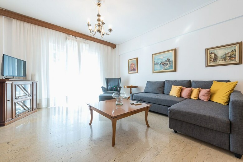 Vintage Acropolis Apartment