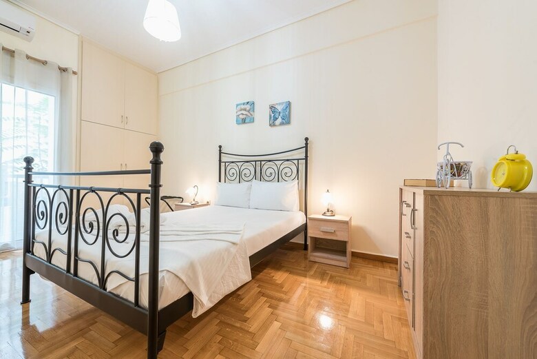 Apartamentos Elegant Home In Quiet Street