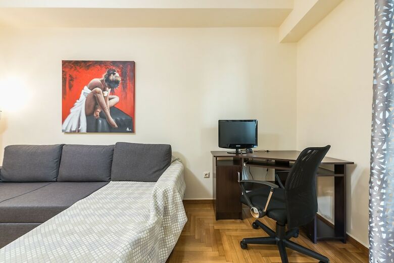 Apartamentos Elegant Home In Quiet Street