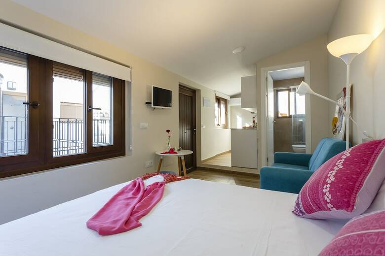 Arenal Studio Midtown Surthy Apartments