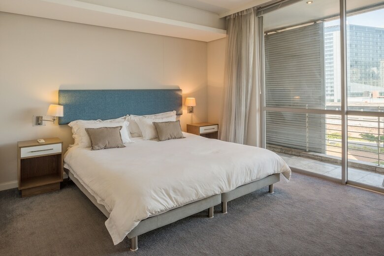 Aparthotel V&a Waterfront Collection - Whosting