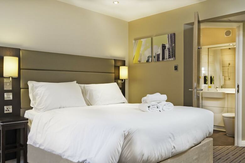 Newport Central Hotel