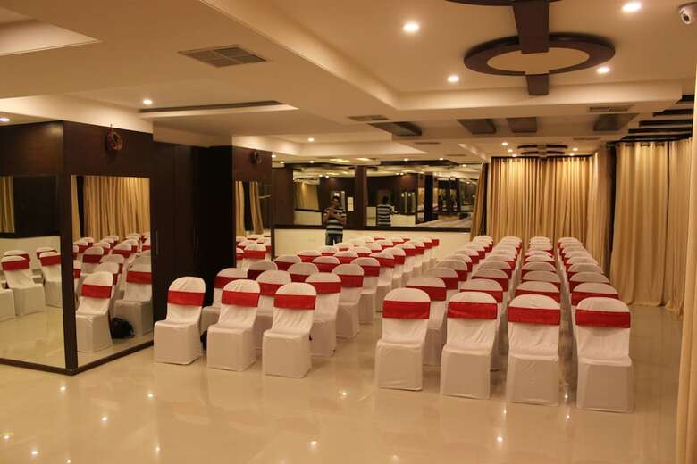 Jk Rooms 103 Loharkars Hotel