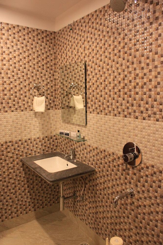 Jk Rooms 103 Loharkars Hotel