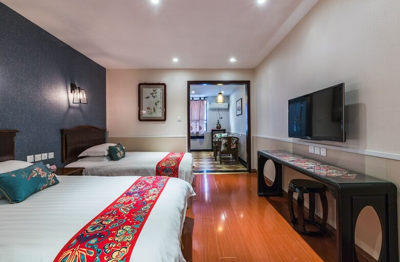 Chengdu Wenjun Courtyard Hotel