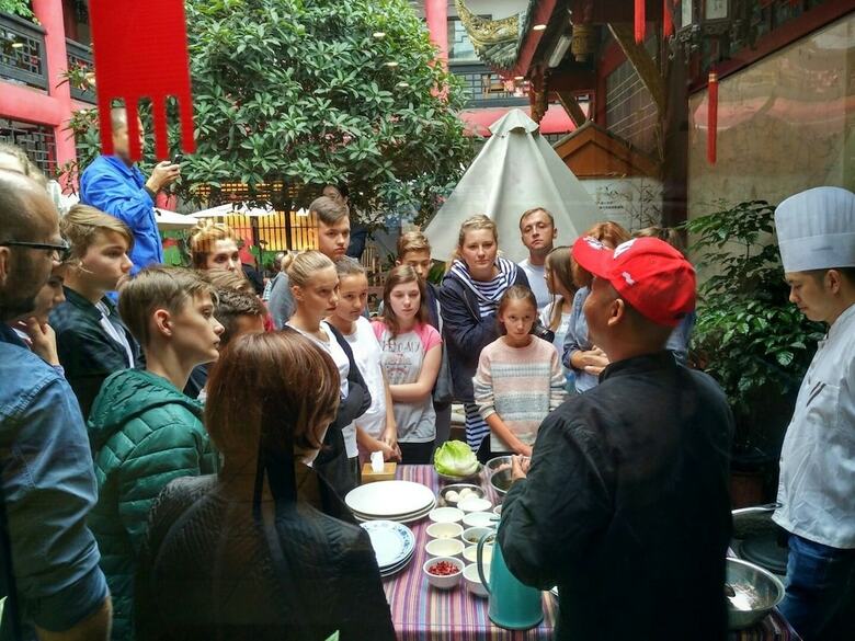 Chengdu Wenjun Courtyard Hotel