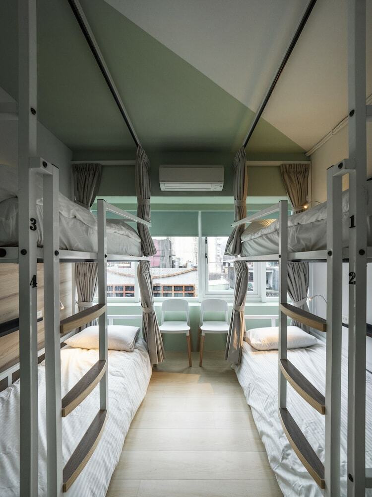 Hostal Light Inn - Hostel