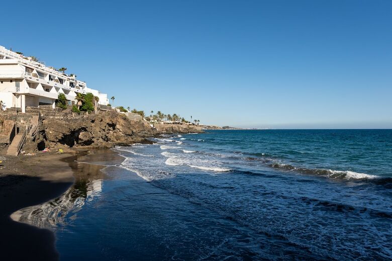 Apartamentos Aguila Beach