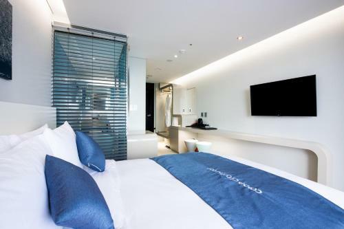 Co-op City Hotel Harborview