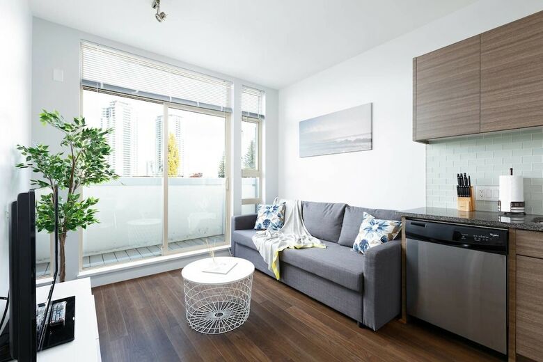 Apartamentos Surrey Center Cozy Condo