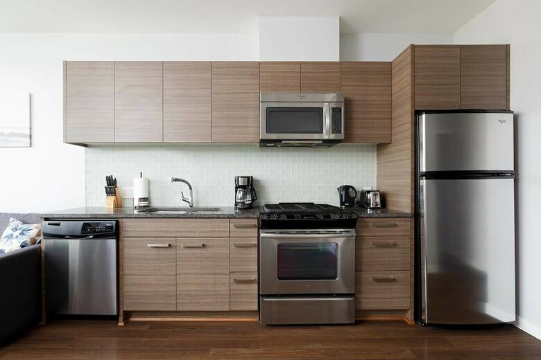 Apartamentos Surrey Center Cozy Condo