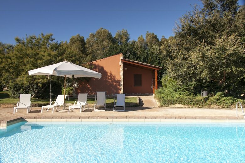 Podere Monte Sixeri Country Estate