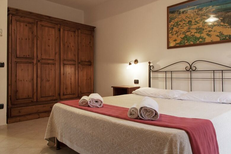 Podere Monte Sixeri Country Estate