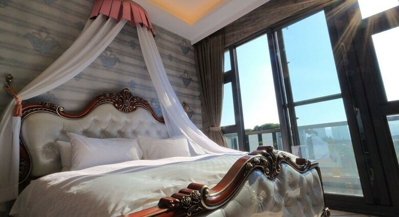 East Love B&B