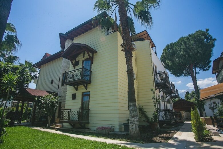 Dinara Garden Hotel