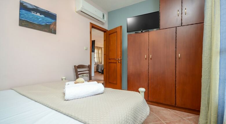 Apartamentos Theonis Villas