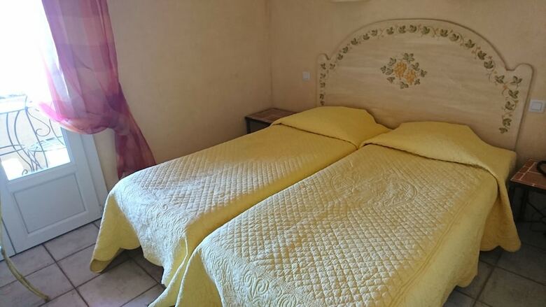 Hotel H�tel Restaurant Les Cavalets