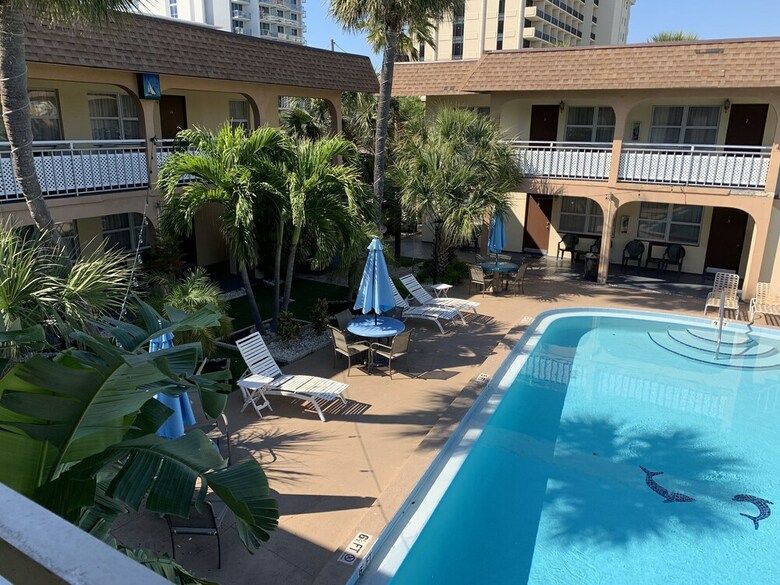Echo Sails Motel