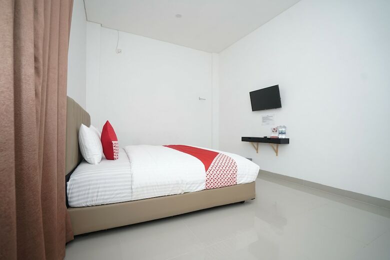 Hostal Oyo 443 Hotel Barlian