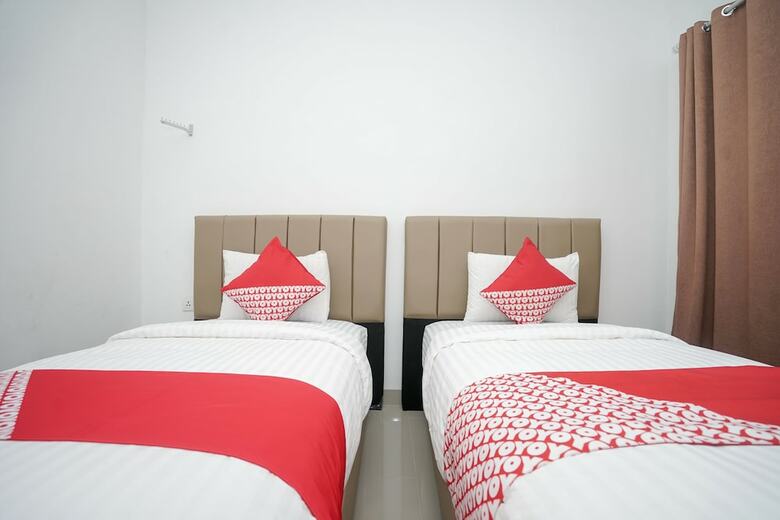 Hostal Oyo 443 Hotel Barlian