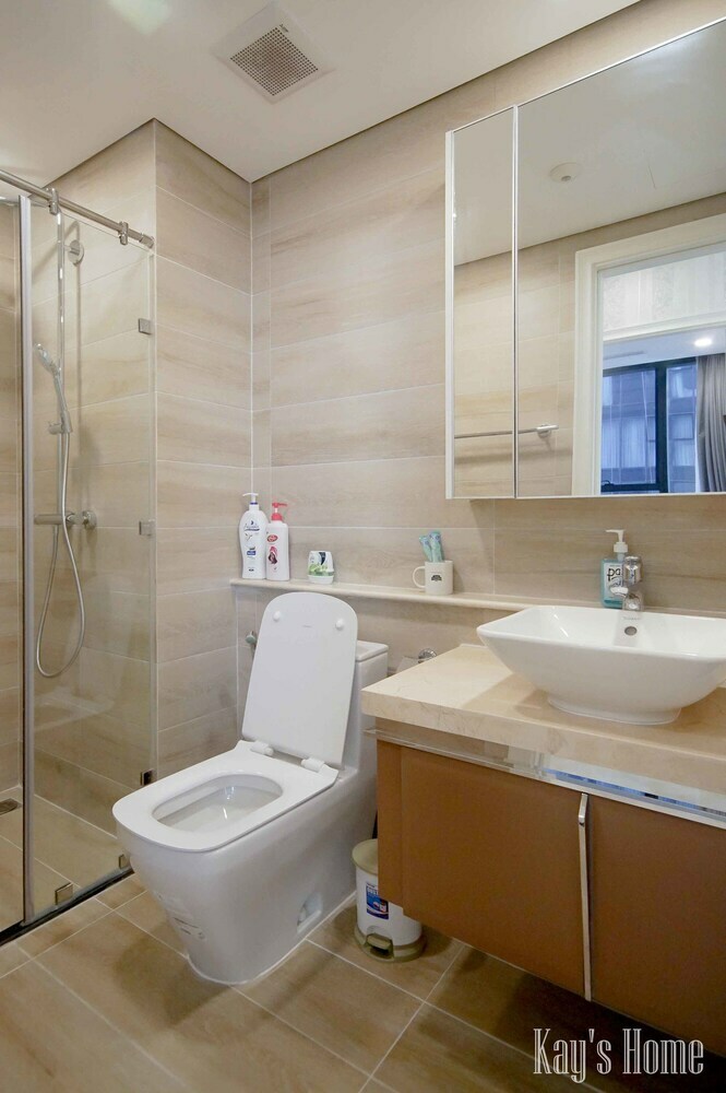 Vinhomes Golden River Luxury Apartment