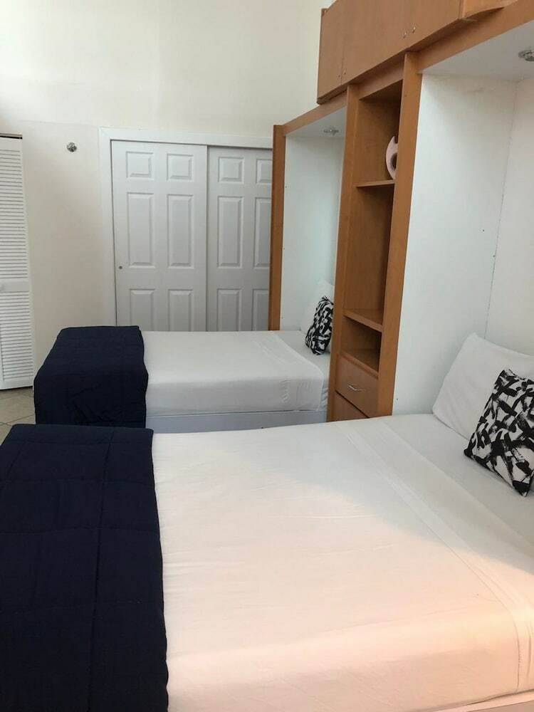 Apartamentos Castle Beach Private