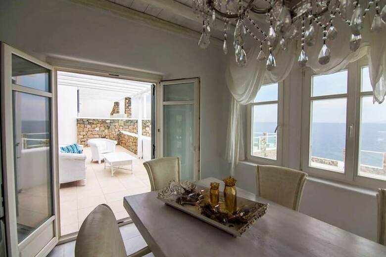 Villa Queen Co By The Pearls Collection