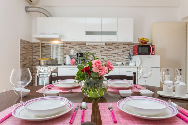 Ellu Apartments
