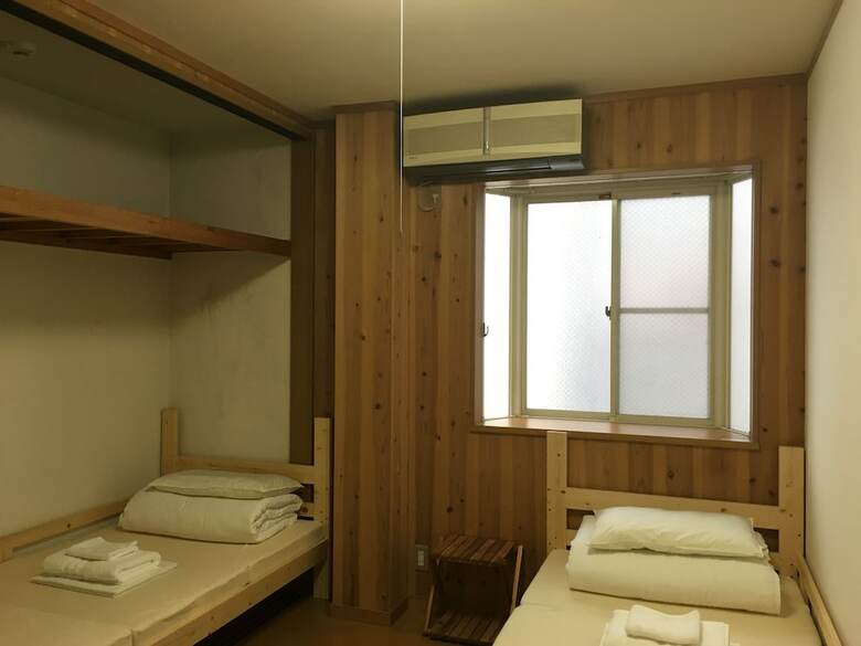 Hostal T's Guest House - Hostel