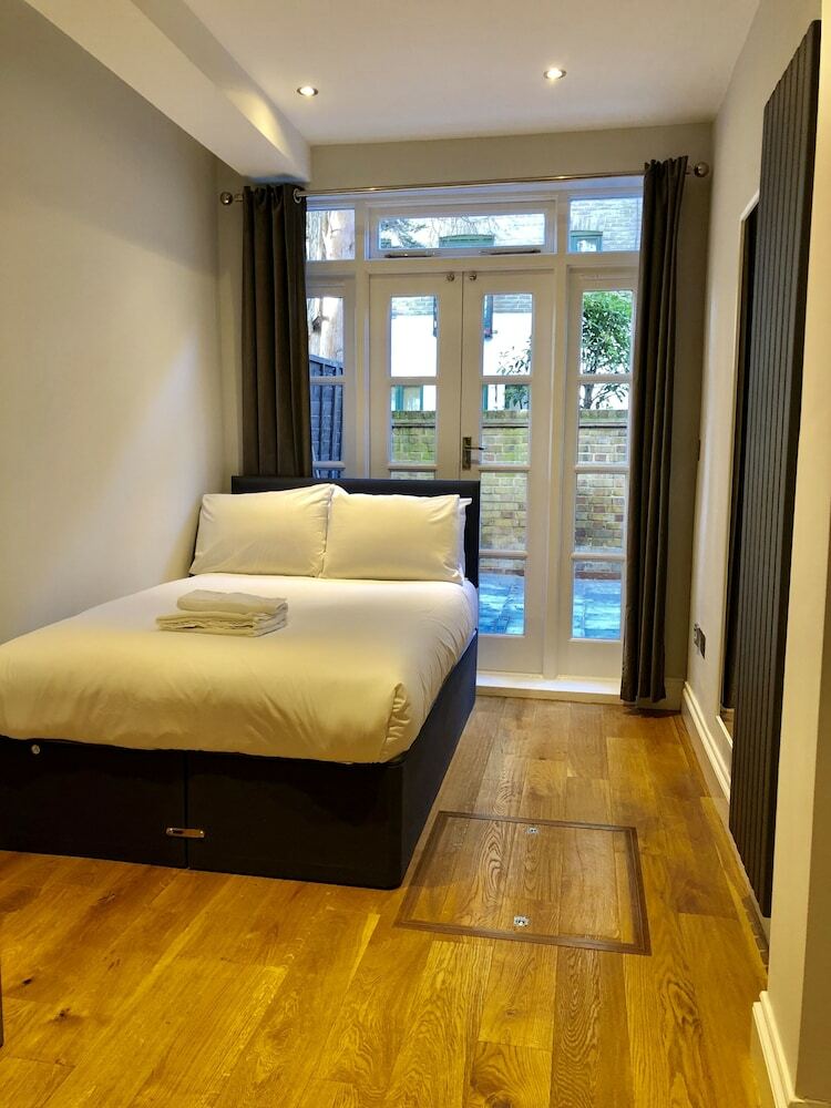 Claverton Street Apartment