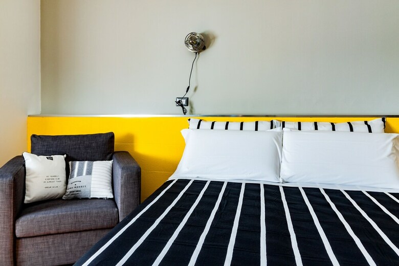 Bed & Breakfast Travel Station
