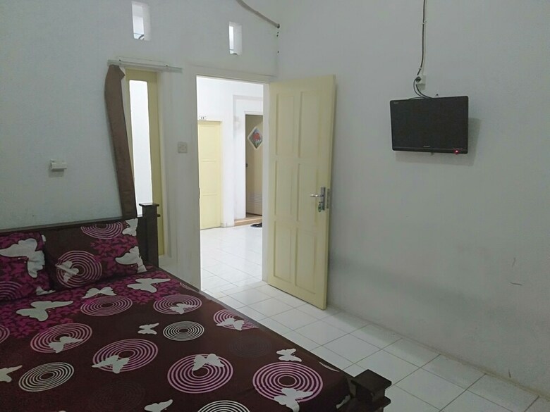 Bed & Breakfast Puri Made 2 Homestay