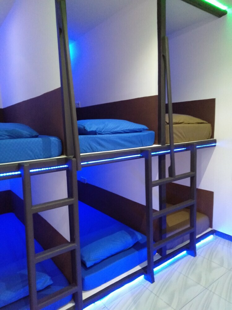 Bed & Breakfast Puri Made 2 Homestay