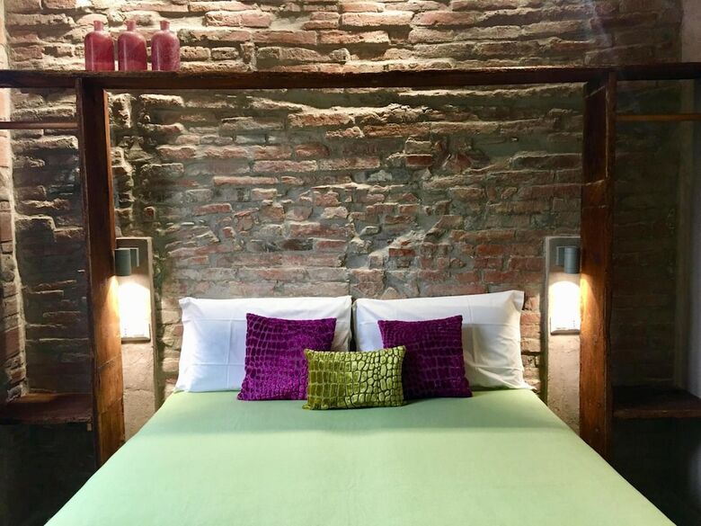 Hotel Inside The Wall - Santa Maria