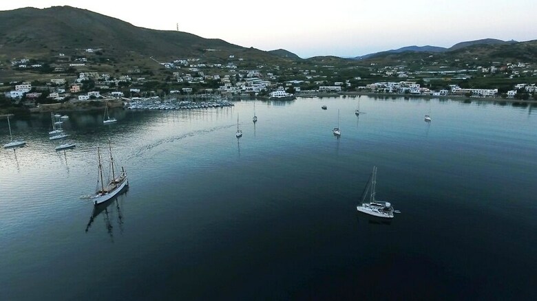 Apartamentos Syros Wellness Luxury Suites