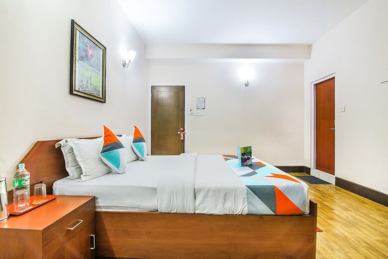 Fabhotel Red Cherry Residency