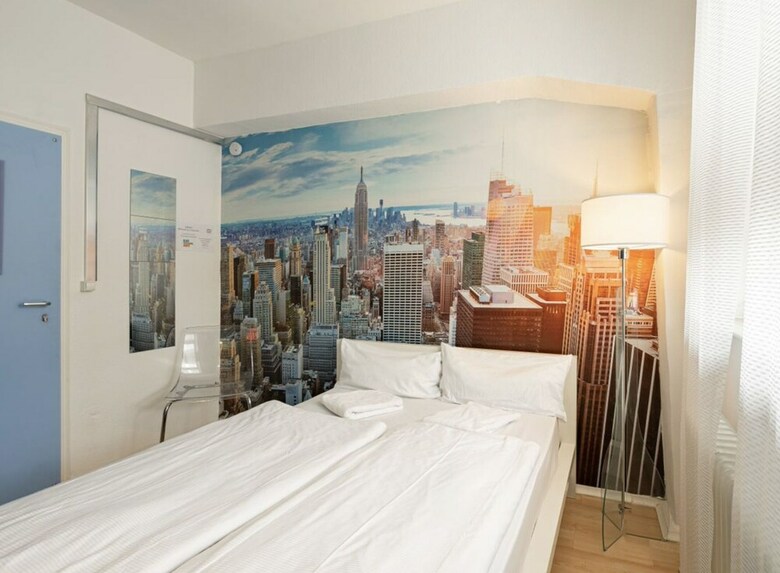 Hostal @friends By City Surfer