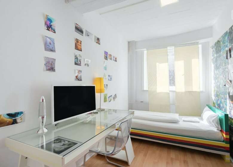 Hostal @friends By City Surfer