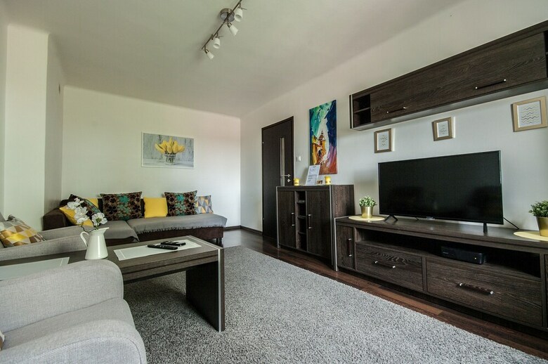 Elegant Apartment Old Town IV