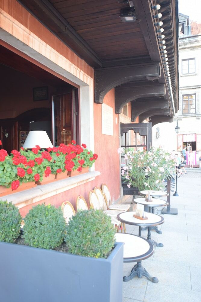 Elegant Apartment Old Town IV