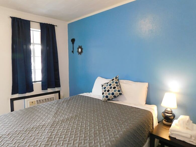 Motel Spruce Pine Inn Llc