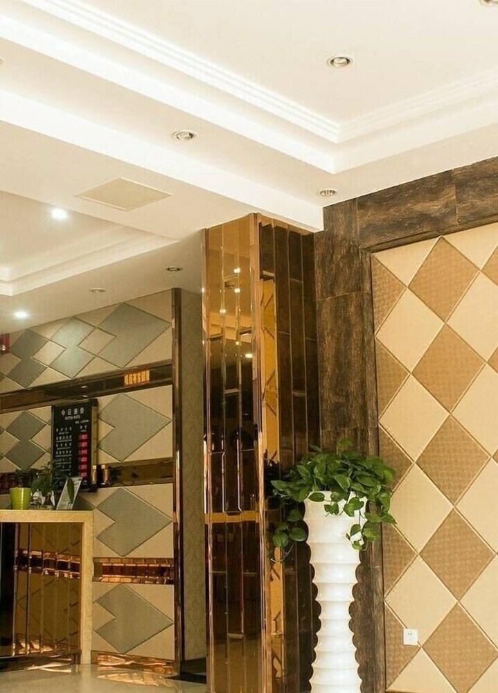 Chaolv Business Hotel